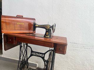 Máquina coser SINGER antigua