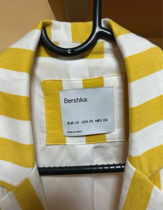 Americana Bershka rayas Amarilla-Blancas