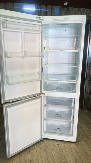Nevera combi marca samsung no frost clase A++ 