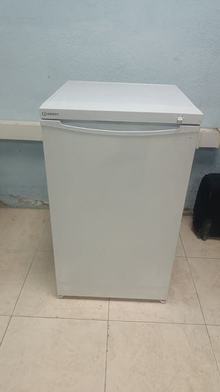Mini nevera Indesit
