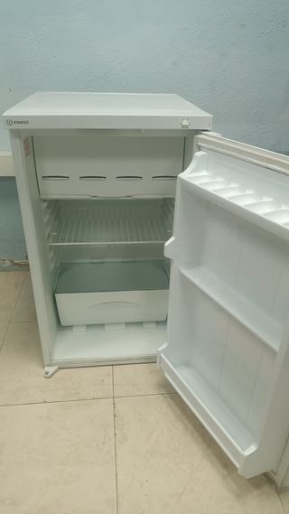 Mini nevera Indesit
