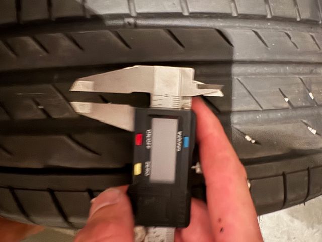 UNA Rueda Laufenn 195/55R16 87V