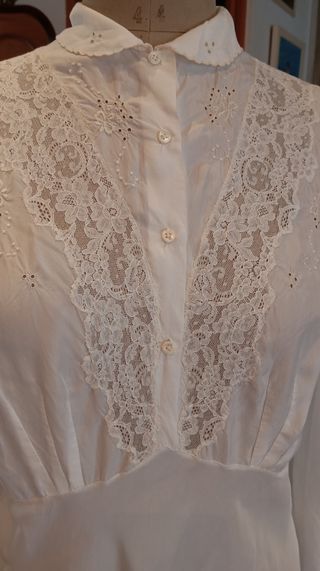 Vestido seda antiguo.