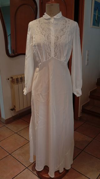 Vestido seda antiguo.