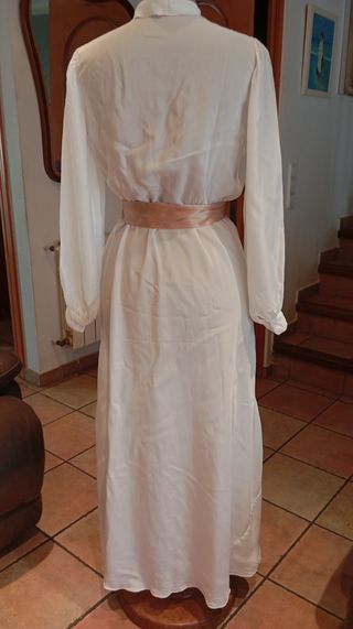 Vestido seda antiguo.