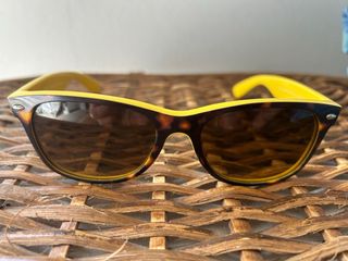 Occhiali da sole Ray-Ban marroni e gialli