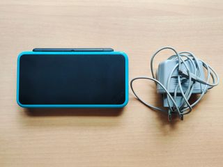 Consola New Nintendo 2DS XL Azul y Negra