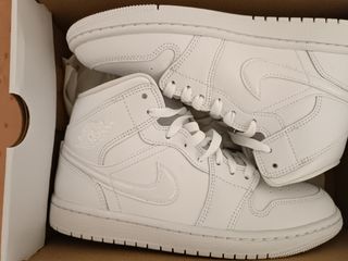 Zapatillas Jordan 1 Mid blancas