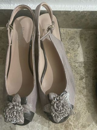 Zapatos salón beige cómodos