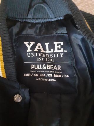 Cazadora universitaria Pull & Bear. Talla XS.