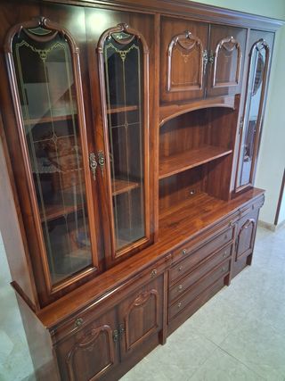 Mueble aparador madera clásico