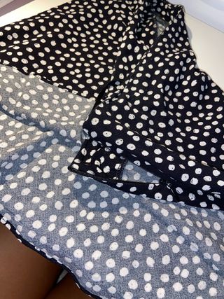 Falda negra lunares blancos