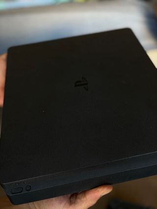 PS4 (PlayStation 4) Slim