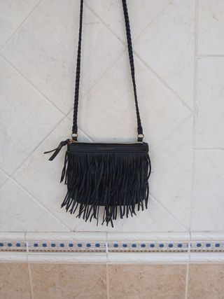 Bolso bandolera negro flecos H&M