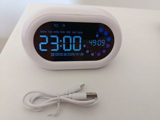 Reloj despertador digital LED y auriculares Oppo