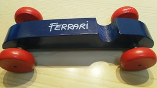 Macchinina Ferrari in legno, 30cm