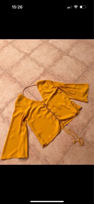 Blusa Zara amarilla manga ancha
