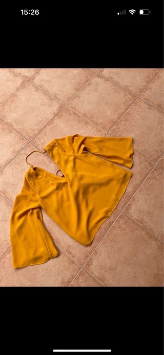 Blusa Zara amarilla manga ancha