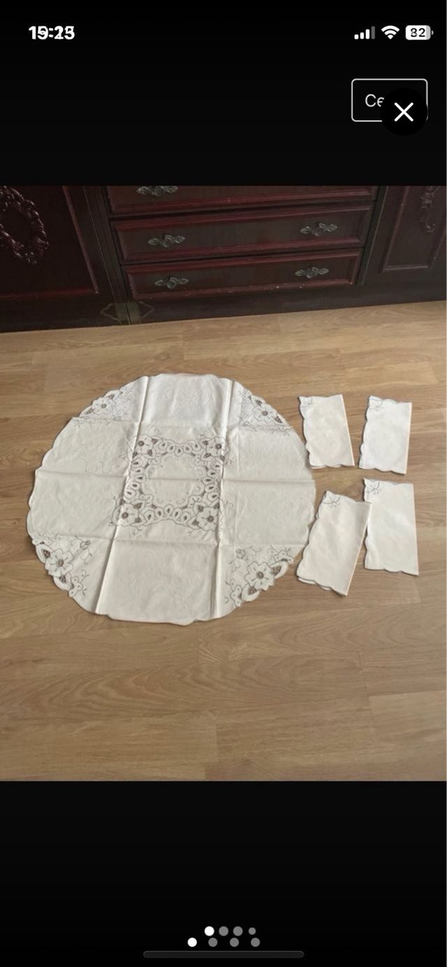 Mantel nuevo con 4 servilletas