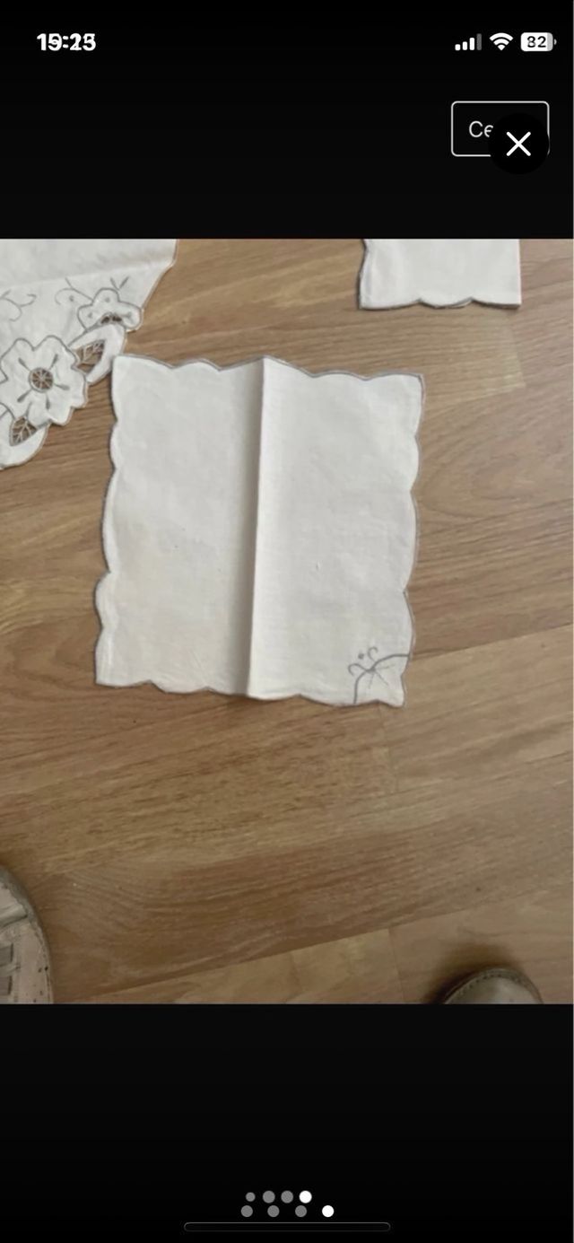 Mantel nuevo con 4 servilletas