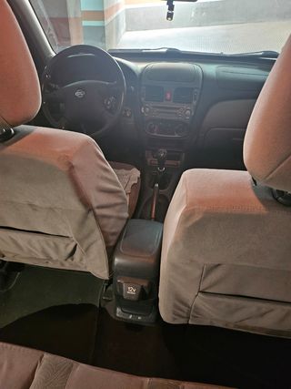 Nissan Almera 2001