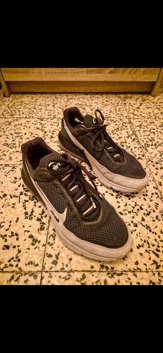 Zapatillas Nike negras y blanco 