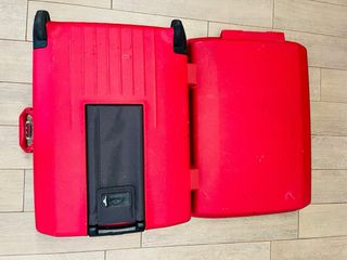 Maleta Samsonite roja rígida

76x57x29cm