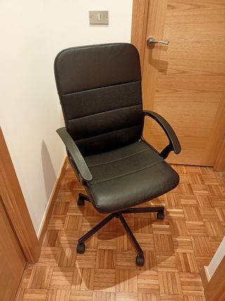 Silla oficina giratoria negra