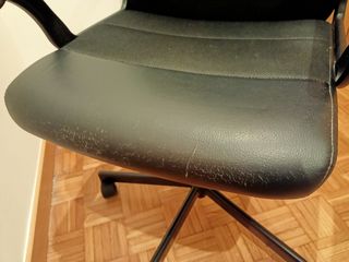 Silla oficina giratoria negra