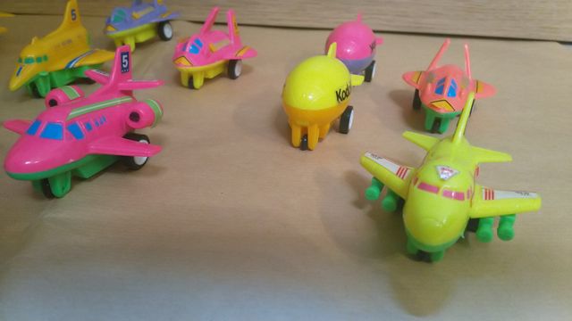 12 Aeroplanini Giocattolo