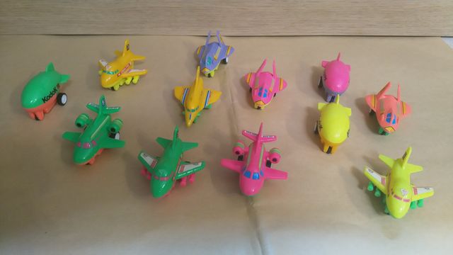 12 Aeroplanini Giocattolo