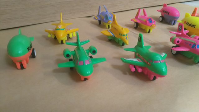 12 Aeroplanini Giocattolo