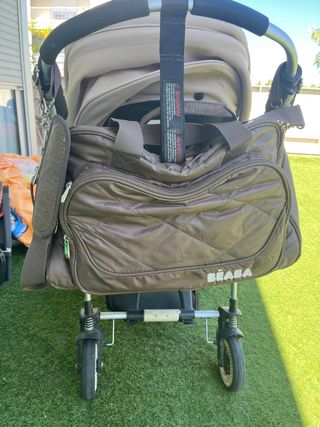 Bolso bebé Beaba marrón con varios compartimentos 