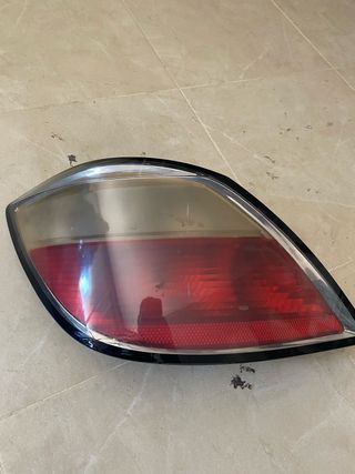 Piloto izquierdo Opel Astra H