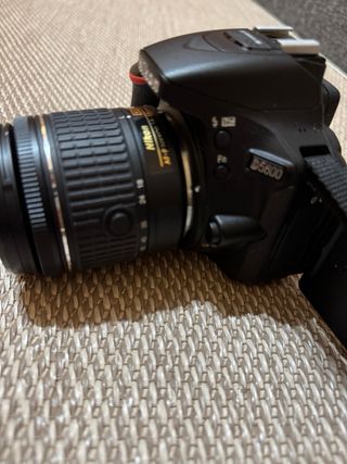 Nikon D5600 - Cámara réflex digital