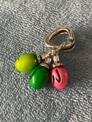 Charm Stranger Things corre 