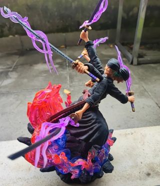 FIGURA ZORO ONE PIECE CON CAJA