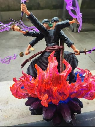 FIGURA ZORO ONE PIECE CON CAJA
