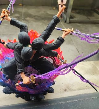 FIGURA ZORO ONE PIECE CON CAJA