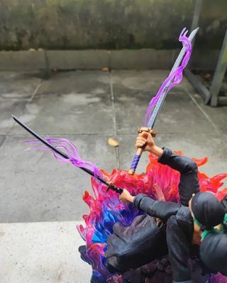 FIGURA ZORO ONE PIECE CON CAJA