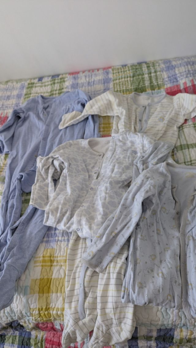 4 Pijamas bebé cuerpo entero