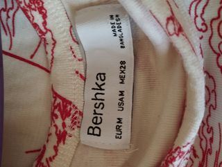 Top Bershka - Manga corta asiática