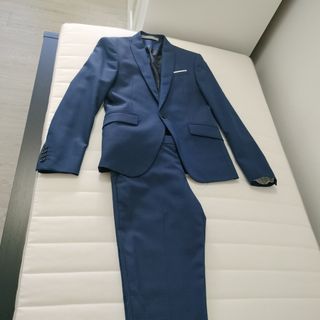 Traje azul hombre boda