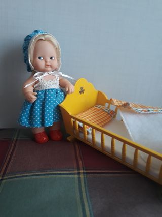 Muñeca Barriguitas y Cuna