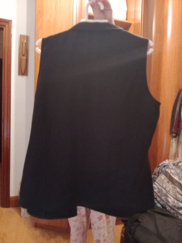 Chaleco negro Benetton