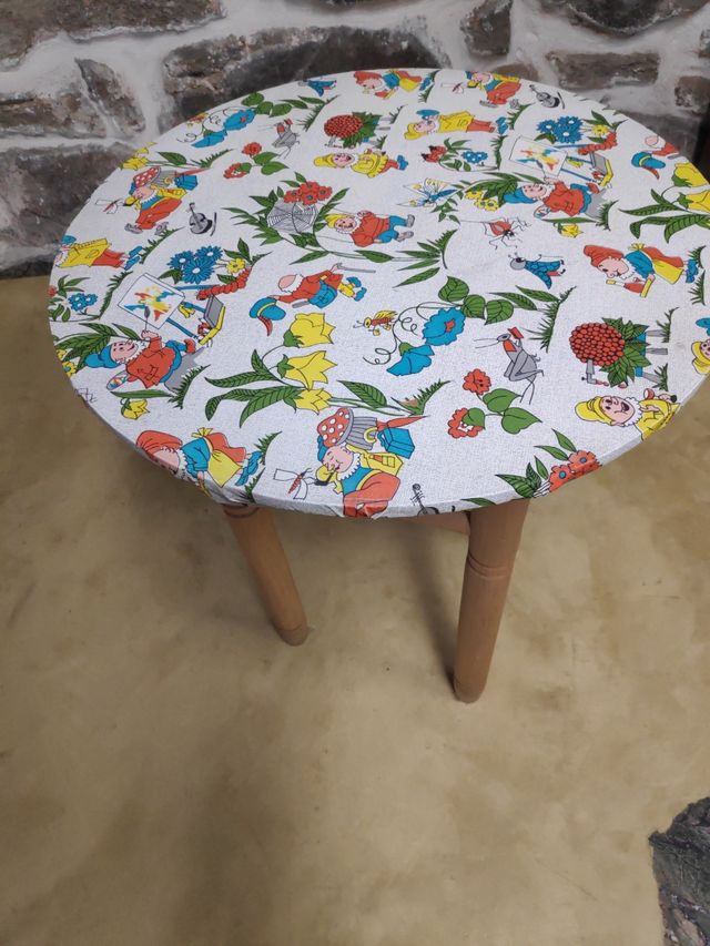 Mesa infantil redonda vintage