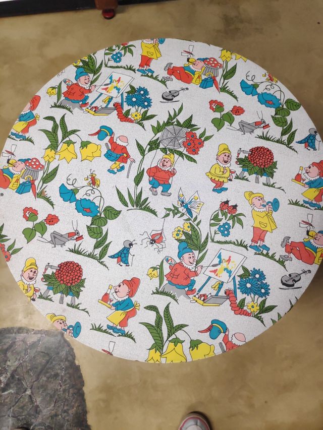 Mesa infantil redonda vintage