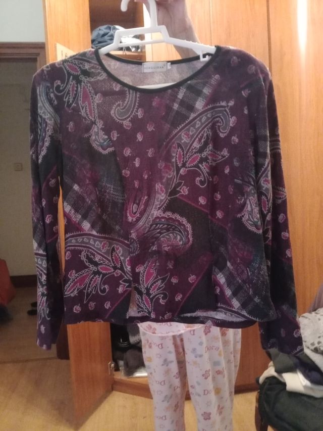 Camisa Perquira morada estampada