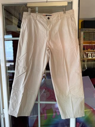 Pantalón beige hombre