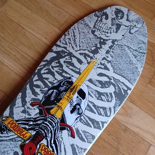 Powell Peralta Skull and Sword tabla de skate